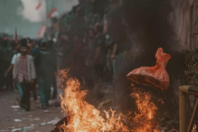 Tragedi Perang Sampit (https://id.pinterest.com/)