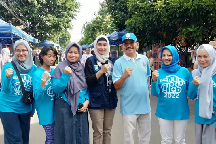 Pelaksanaan Bazar di Kelurahan Cisalak Pasar