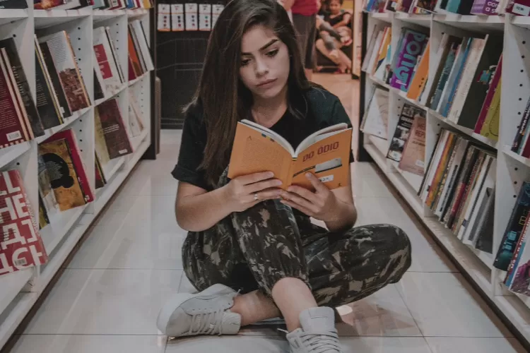 Ilustrasi rahasia memikat hati wanita introvet (Pexels/ Nicole Berro)