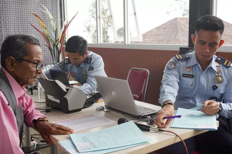 Praktis, Imigrasi Semarang Selenggarakan Eazy Passport untuk Jemaah Umroh