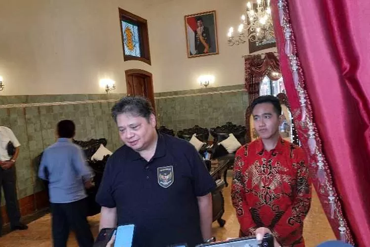 Ketum Partai Golkar Airlangga Hartarto bertemu dengan Wali Kota Solo Gibran Rakabuming di Loji Gandrung (Endang Kusumastuti)