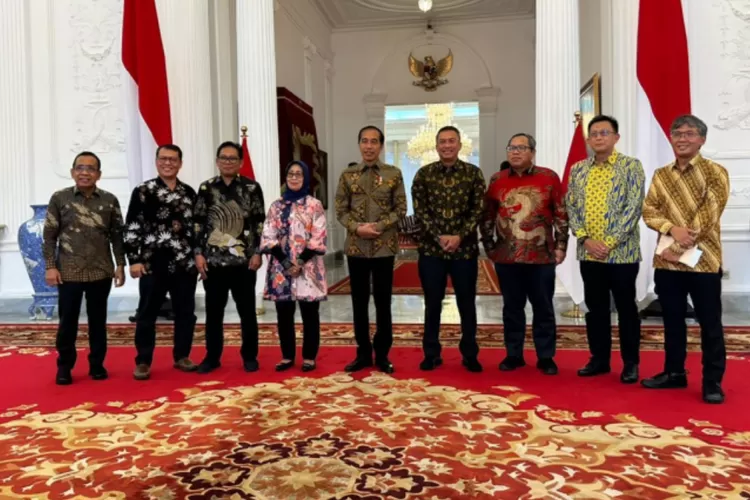 Presiden Jokowi dan Dewan Pers bertemu untuk membahas capaian, PR, dan Perpres tentang Media Sustainability (MS) (dewanpers.or.id)