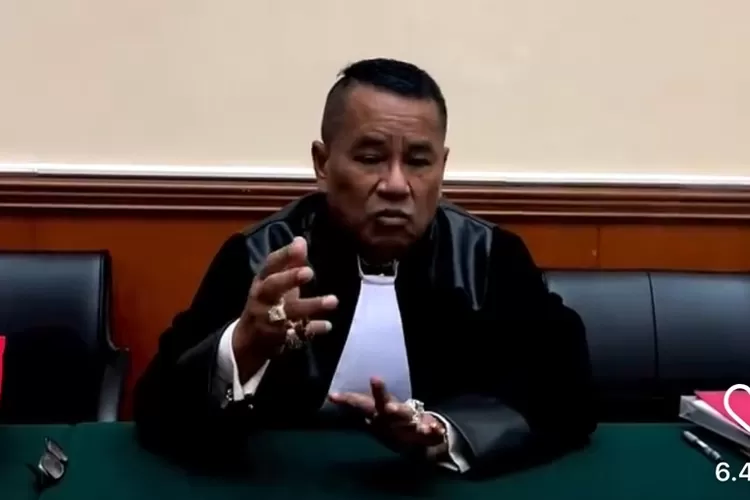 Hotman Paris menyebut sanksi hukuman bagi perawat yang telah membuat kelingking bayi di Palembang terpotong idealnya didenda seberat-beratnya.