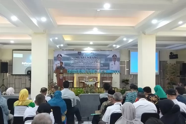 KEGIATAN : Kecamatan Cimanggis melaksanakan Musyawarah Perencanaan Pembangunan (Musrenbang) 2024 Di aula Kecamatan Cimanggis, Selasa (17/2).&nbsp; (ANDIKA EKA/RADAR DEPOK)