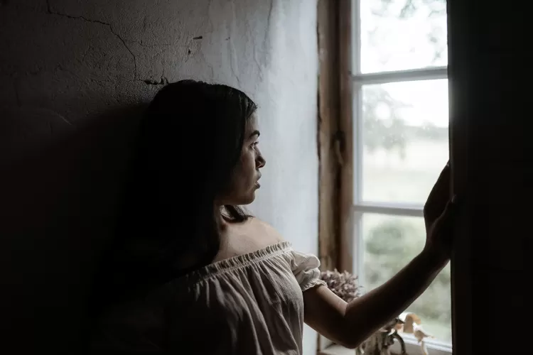 Ilustrasi perbedaan kangen dan rindu biar tidak bingung lagi memaknai perasaan (Pexels/Gantas Vaičiulėnas)