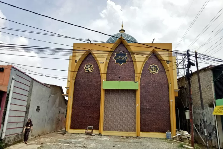 Masjid ini dahulu adalah sebuah Langgar yang berkembang hingga saat ini menjadi sebuah masjid