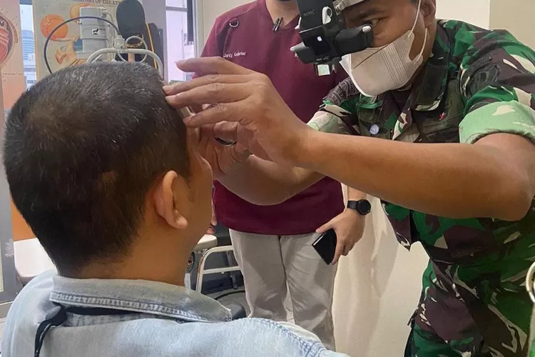 Indra Bekti Operasi Mata (Instagram @dhilla_bekti)