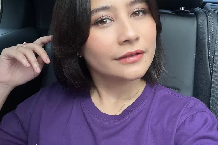 Potret Prilly Latuconsina yang belum tertarik untuk menikah (Instagram @prillylatuconsia96)