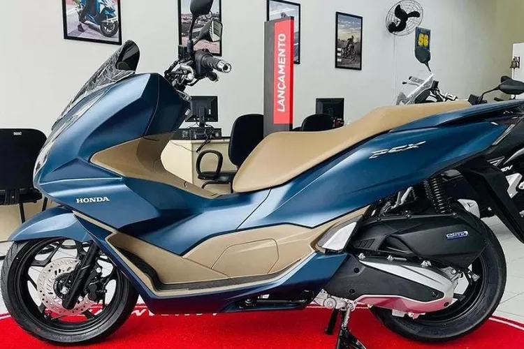 Harga dan Fitur Terbaru dari Honda PCX 160, Honda Forza Lewat Boss