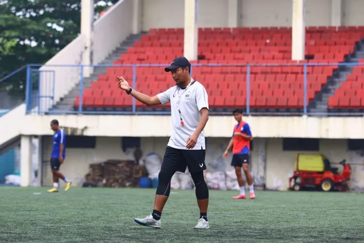 M Ridwan menolak anggapan bahwa nomor punggung 9 di PSIS Semarang keramat.  (Ayosemarang.com/ Audrian Firhannusa)