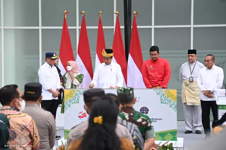 Presiden Jokowi resmikan dua terminal di Pematangsiantar dan Medan, Sumatera Utara
