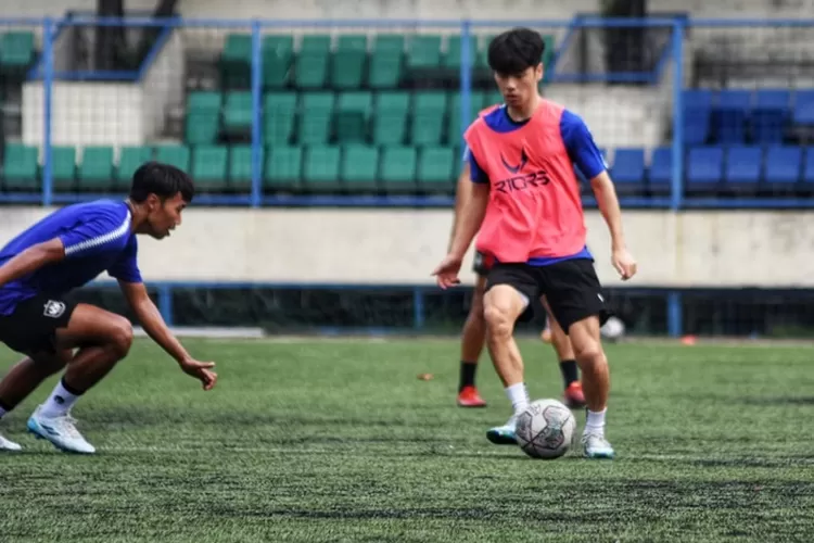 Taisei Marukawa saat berlatih untuk PSIS Semarang. Dikabarkan Gilbert Agius eks pelatih Tai di liga Malta bakal merapat.  (Ayosemarang.com/ Audrian Firhannusa)