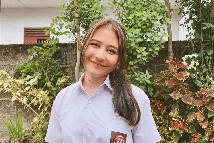 Diketahui Prilly Latuconsina memang memiliki sikap yang baik dan hangat kepada para penggemarnya (Instagram @prillylatuconsina96)