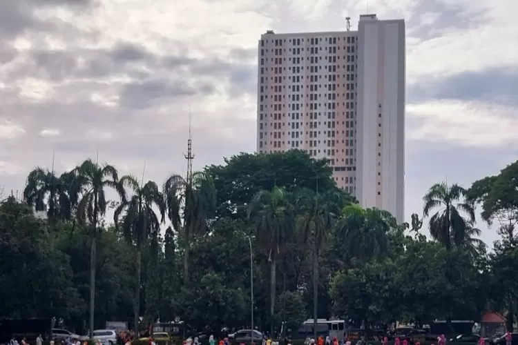 Prakiraan Cuaca Jabodetabek Selasa Juni Waspada Hujan Petir Di