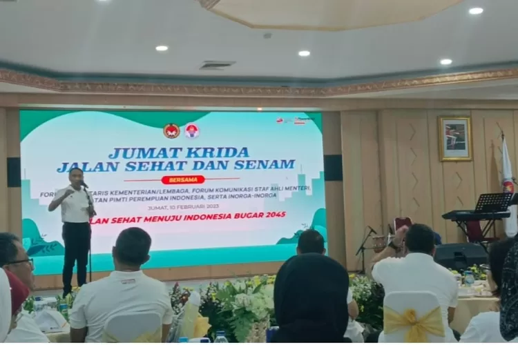 Menpora RI Zainudin Amali mengajak kementerian dan lembaga negara kembali untuk mengaktifkan Jumat Krida dengan melakukan olahraga  senam sehat bersama maupun jalan santai untuk mewujudkan Indonesia Bugar 2045. (AG Sofyan)