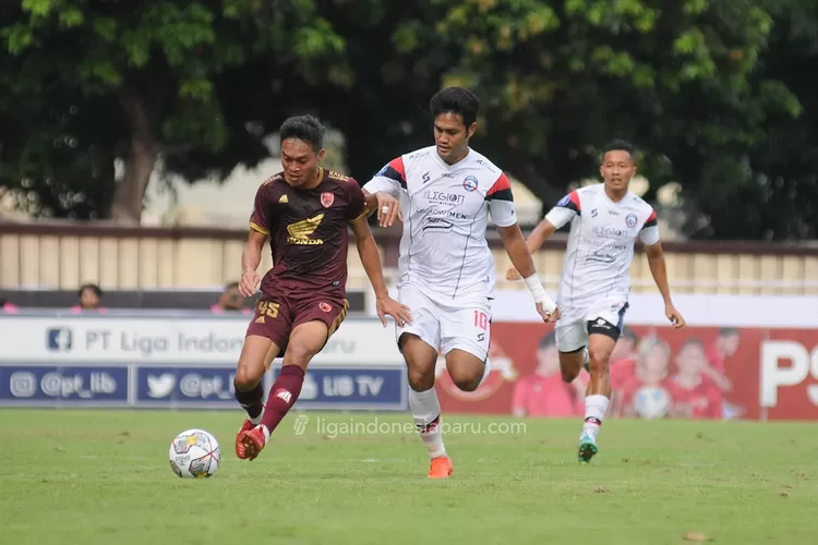 PSM Makassar vs Arema FC (ligaindonesiabaru.com)