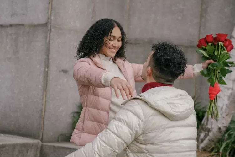 Ilustrasi dikejar pria idaman (pexel/ budgeron-bach)