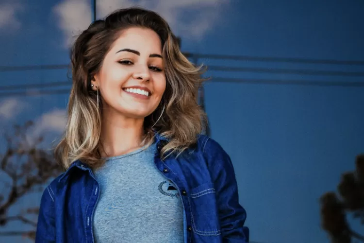 Ilustrasi wanita cerdas (pexel/ vinicius-wiesehofer)