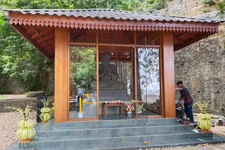 Patung Buddha sumbangan dari Indonesia untuk Sri Lanka ditempatkan di Paramitha International Buddhist Meditation Centre, Kadugannawa, Sri Lanka pada Sabtu (11/2/2023)  (ANTARA/HO-KBRI Colombo)