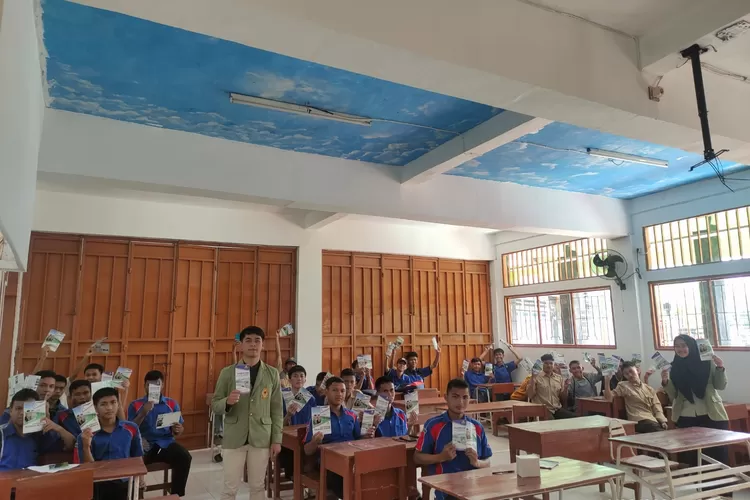 Tim PMB Fisipkom Unida mengunjungi SMK Galileo, Selasa (14/02/2023).