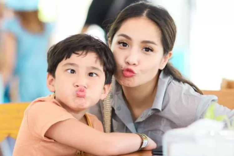 Mbak Lala sempat tidak di ijinkan megang rafathar. Foto/Instagram (Foto/Instagram)