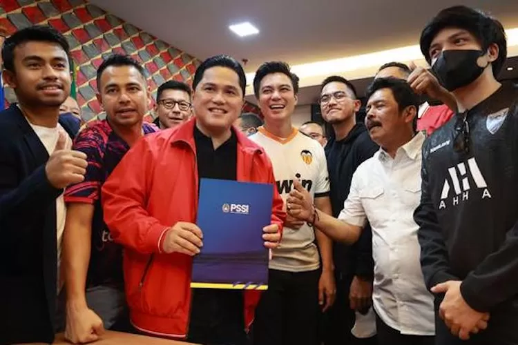 Hari ini Resmi Erick Thohir yang juga Menteri BUMN terpilih menjadi Ketua Umum PSSI periode 2023-2027 dalam Kongres Luar Biasa PSSI yang berlangsung di Hotel Shangri-La, Jakarta, Kamis, 16 Februari 2023.*