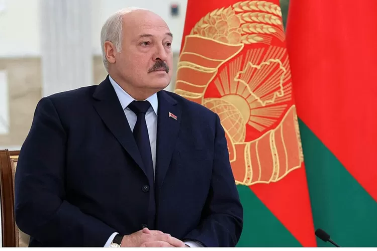 Presiden Belarusia, Alexander Lukashenko mewanti-wanti Ukraina untul tidak masuk wilayah Belarusia.