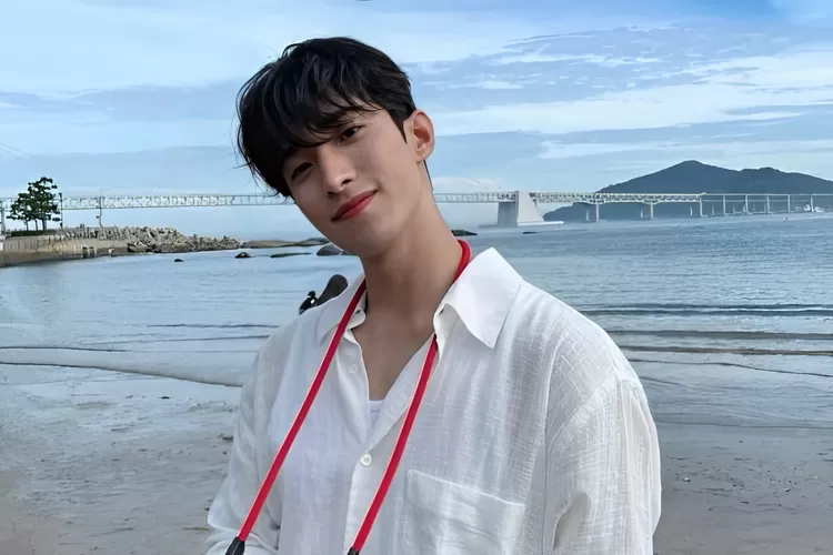 DK SEVENTEEN ulang tahun ke-26, berikan hadiah kepada CARAT dengan membawakan lagu Amusement Park milik Baekhyun EXO. (Sumber: Instagram @/dk_is_dokyeom)