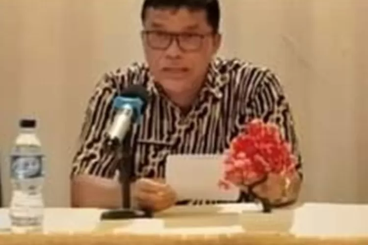 Kepala Dinas Kesehatan Kabupaten Pesisir Selatan, dr. H. Syahrizal Anton