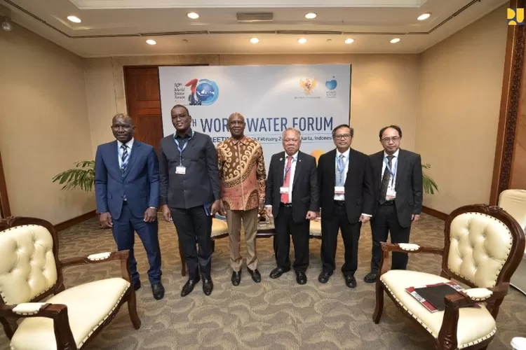 Menteri Pekerjaan Umum dan Perumahan Rakyat (PUPR) Basuki Hadimuljono melakukan pertemuan bilateral dengan Menteri Air dan Sanitasi Senegal Serigne Mbaye Thiam serta   Komisioner Senegal River Basin 