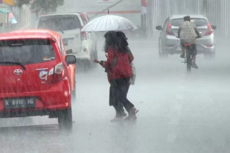 BMKG imbau warga Jabodetabek untuk waspada hujan lebat dan angin kencang hari Minggu 19 Februari 2023  (PMJ News)