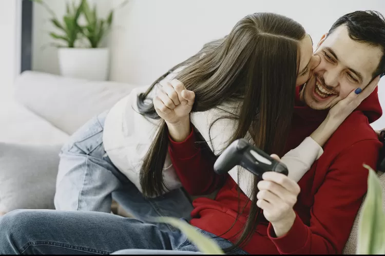 Ilustrasi cara sederhana yang dilakukan pasangan agar hubungan awet dan langgeng (Pexels/Gustavo Fring)