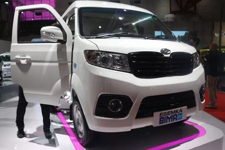 Mobil Esemka Bima EV di pameran IIMS 2023 Jakarta (Antara News)