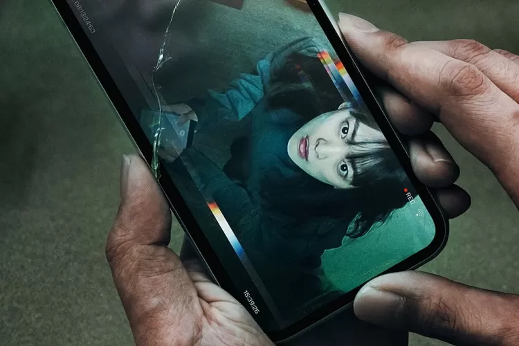 Nyawa Wanita Terancam Akibat Ponsel Diretas Hacker untuk Kejahatan, CEK LINK NONTON UNLOCKED Sub Indo DISINI. /Netflix.com