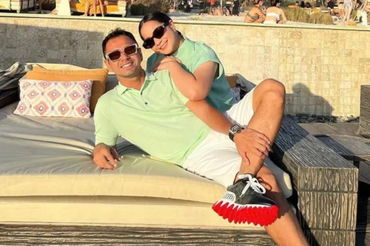 Rayakan ulang tahun bersama moment romantis Raffi Ahmad dan Nagita Slavina. Foto/Instagram (Foto/Instagram)