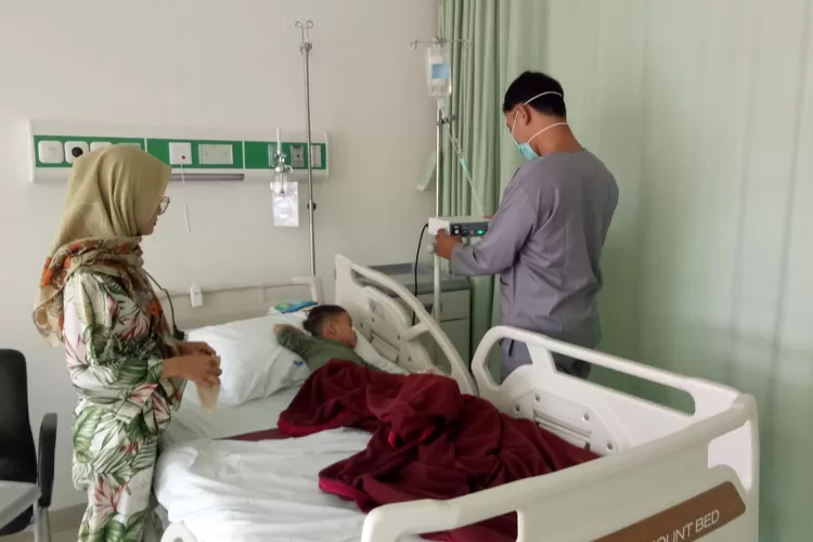 PANTAUAN : Suasana pelayanan di RSUD ASA di Jalan Raya Tapos, Kelurahan Cimpaeun, Kecamatan Tapos.&nbsp; (ANDIKA EKA/RADAR DEPOK)