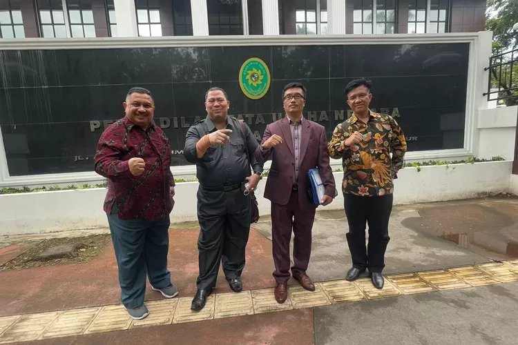 Komisi Nasional Lembaga Pengawasan Kebijakan Pemerintah dan Keadilan (Komnas LP-KPK), menghadiri sidang pertama gugatan terhadap kebijakan ini ke Pengadilan Tata Usaha Negara (PTUN) Jakarta Timur. (Sadono )