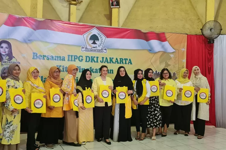 Ikatan Istri-istri Partai Golkar  DKI Jakarta menggelar  Silaturahmi dan Konsulidasi  di kantor DPD II Jakarta Utara, Selasa (21/2/2023).