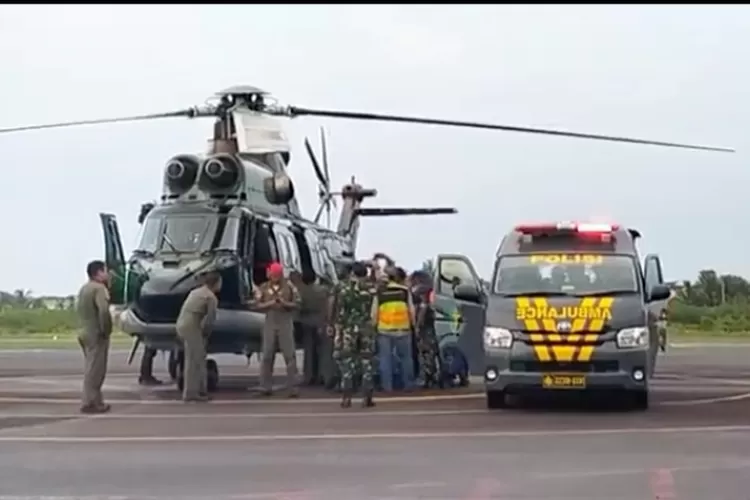 4 Kloter urutan proses evakuasi korban kecelakaan helikopter, Kapolda Jambi Irjen Rusdi Hartono adalah kloter terakhir yang dievakuasi. (Yoriesta Afnenda Ramizal)