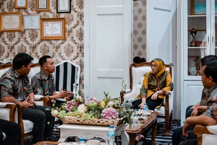 Bupati Purwakarat Anne Ratna Mustika saat audiensi dengan BPC Hipmi Purwakarta. (Humas Pemkab Purwakarta)