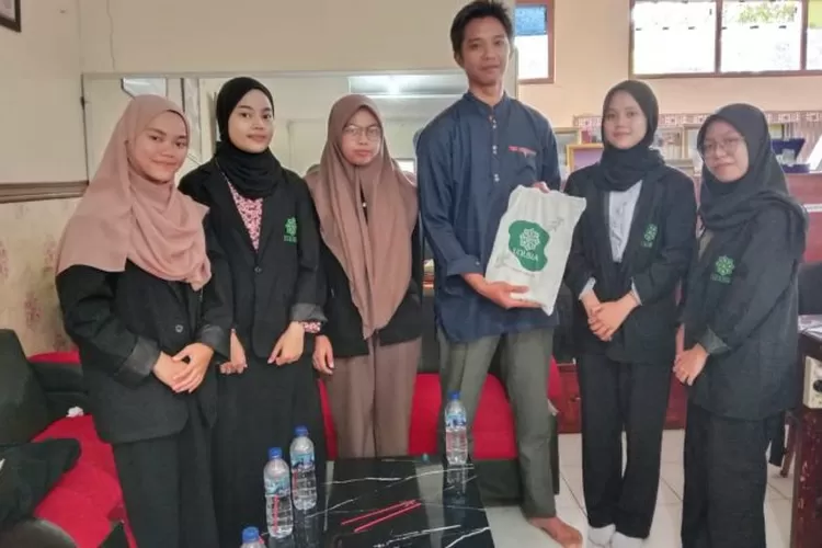 Sosialisasi PMB Unusia oleh mahasiswa jurusan Akuntansi di SMK Kharisma Nusantara. (Dok Unusia)