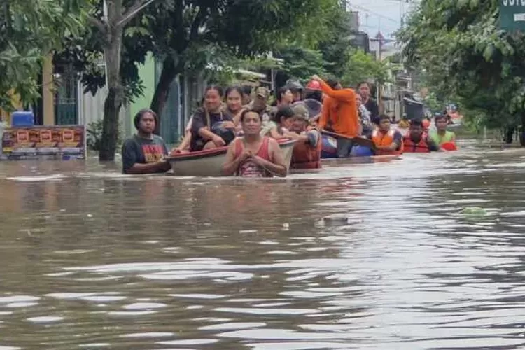 Banjir yang melanda Kota Solo  (Endang Kusumastuti)