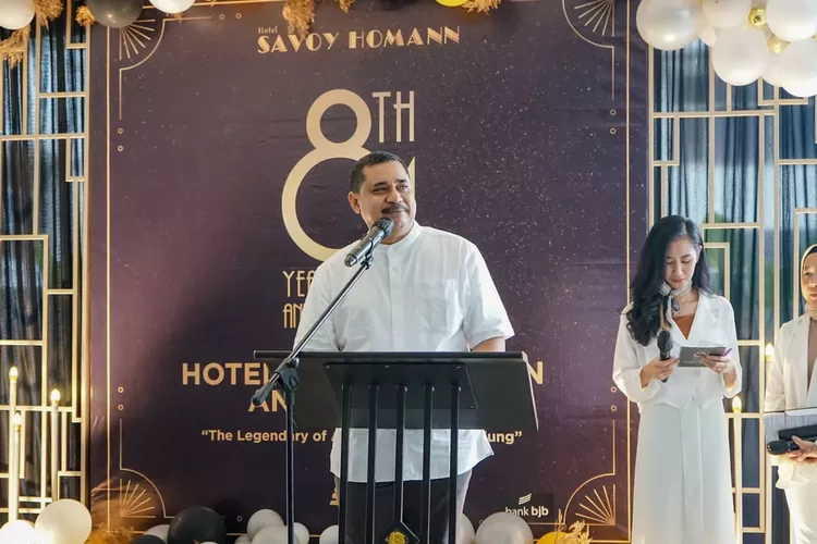 Direktur Hotel Savoy Homann, Ismet Inono sedang memberi pidato (dok.Hotel Savoy Homann)