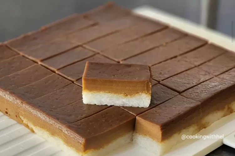 Talam ketan merupakan kue tradisional asal Betawi, yang pas untuk takjil buka puasa di bulan Ramadhan 2023. (Instagram @cookingwithhel)