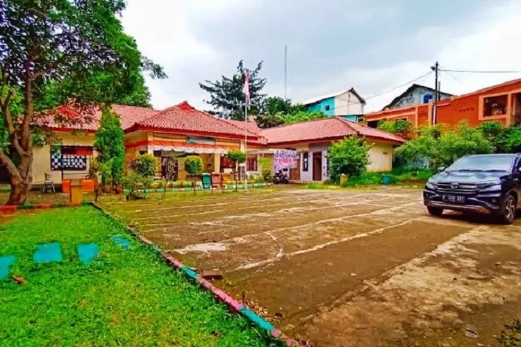 PERBAIKAN : Gedung Kelurahan Cisalak Pasar yang ingin di Renovasi tahun ini.&nbsp; (ISTIMEWA)