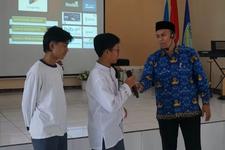Seminar Nabung Saham SMAN 15 Bandung
