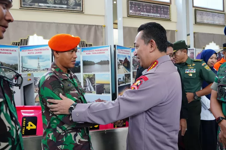 Ahmad Novrizal, Prajurit TNI yang Taruhkan Nyawa saat Evakuasi Kapolda Jambi Ternyata Anggota Pasukan Elite  (polri.go.id)