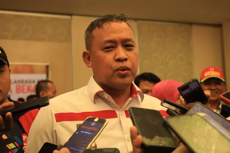 Plt Wali Kota Bekasi Tri Adhianto terpilih jadi Ketua KONI Kota Bekasi 2023-2037. (Humas Pemkot Bekasi)