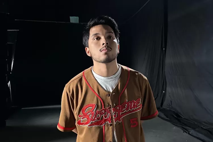 Profil dan biodata Thariq Halilintar yang baru saja dinyatakan putus dengan Fuji Utami. (instagram/@thariqhalilintar)