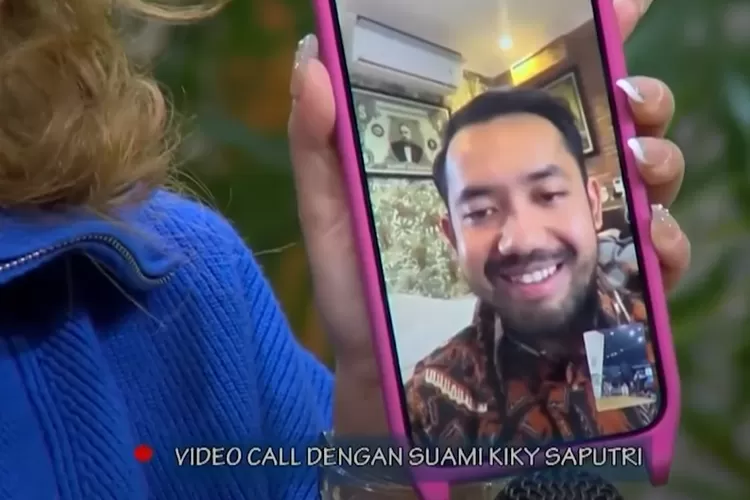 Kiky Saputri video call dengan Muhammad Khairi saat klarifikasi pisah rumah (YouTube/TRANS7 OFFICIAL)